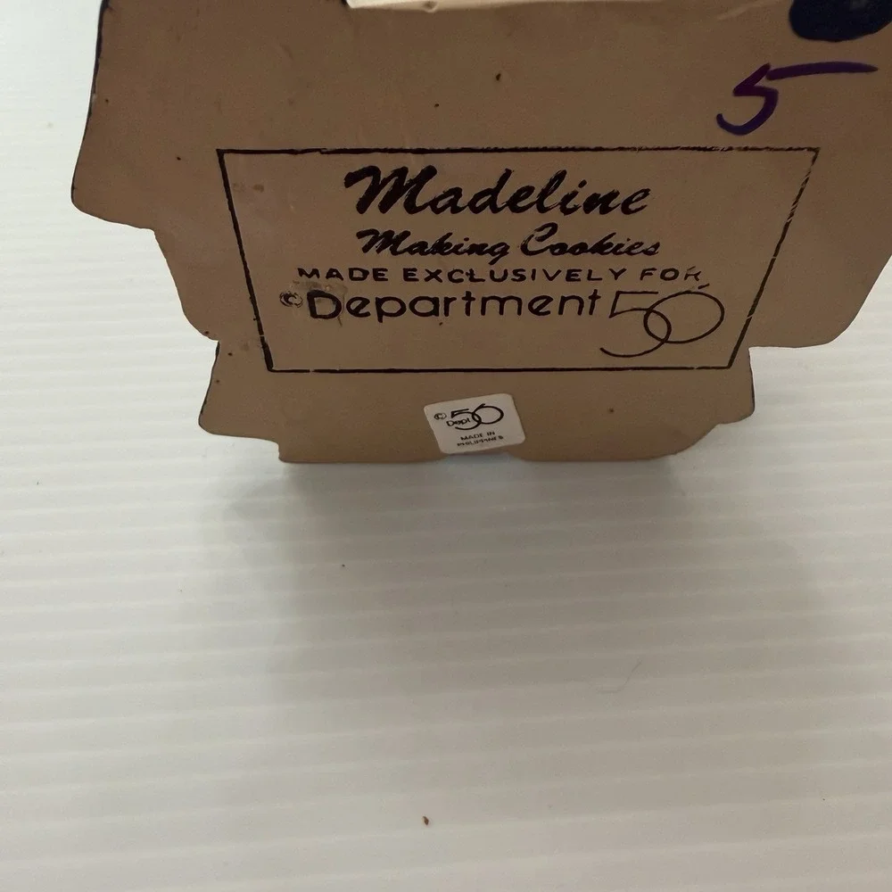 Dept. 56 All Through The House - Madeline Making Cookies 9309-2